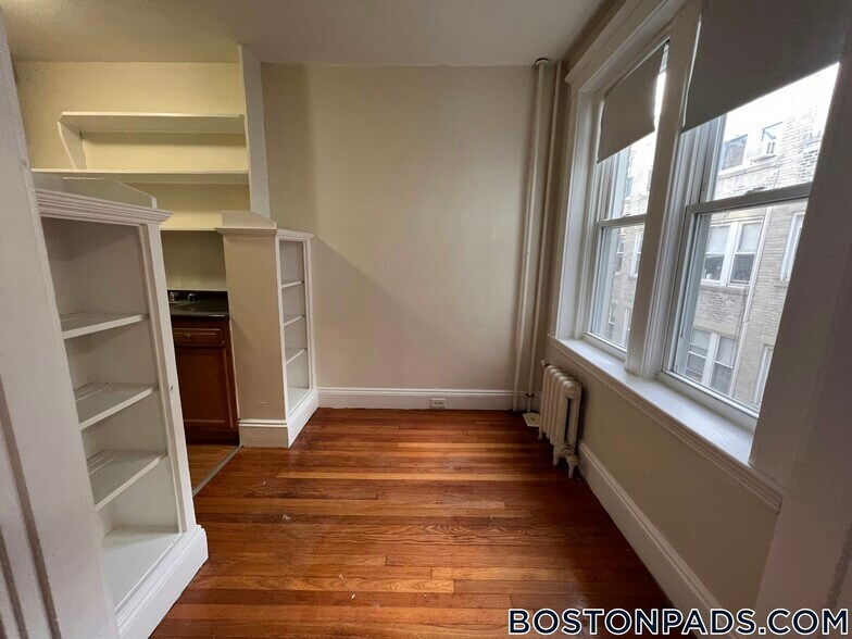 Building Photo - 1167 Boylston St