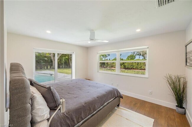 Building Photo - 409 Cypress Way E