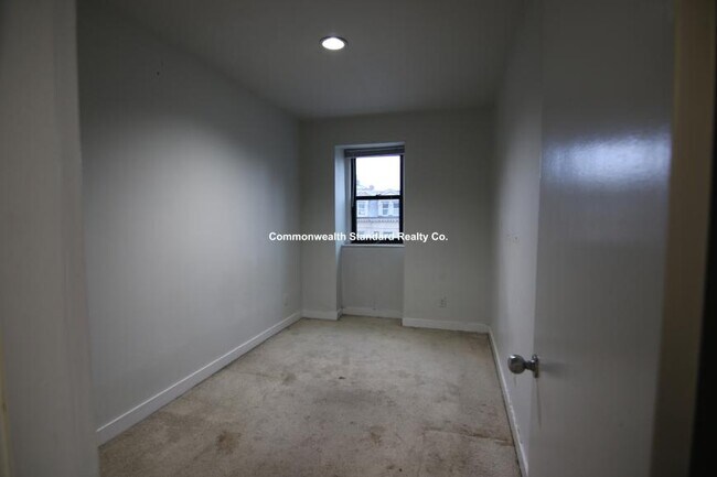 Building Photo - 1 bedroom in Boston MA 02118