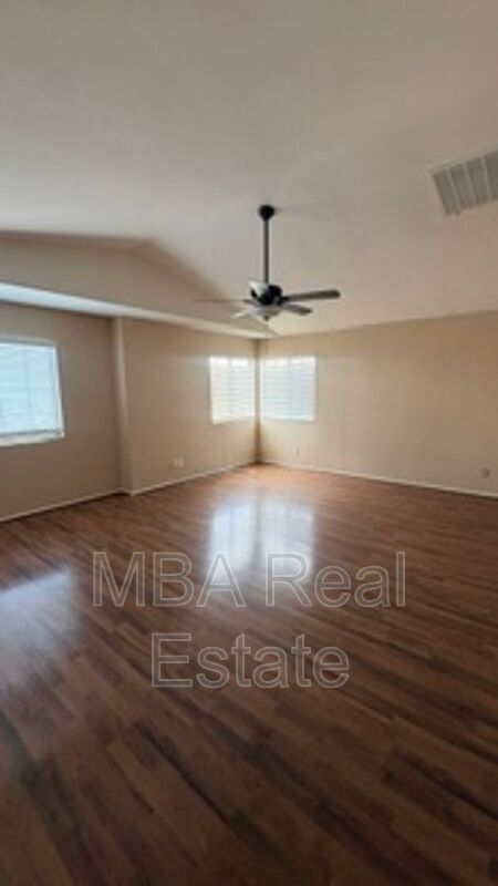 Building Photo - 6434 W Hackamore Dr