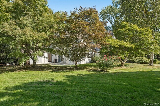 Building Photo - 18 Heights Rd