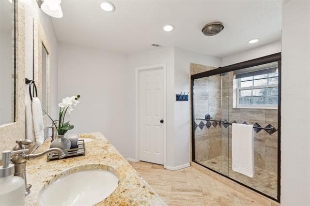 Building Photo - 1208 Scenic Dr