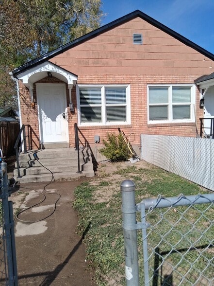 Building Photo - 644 N 9th Ave