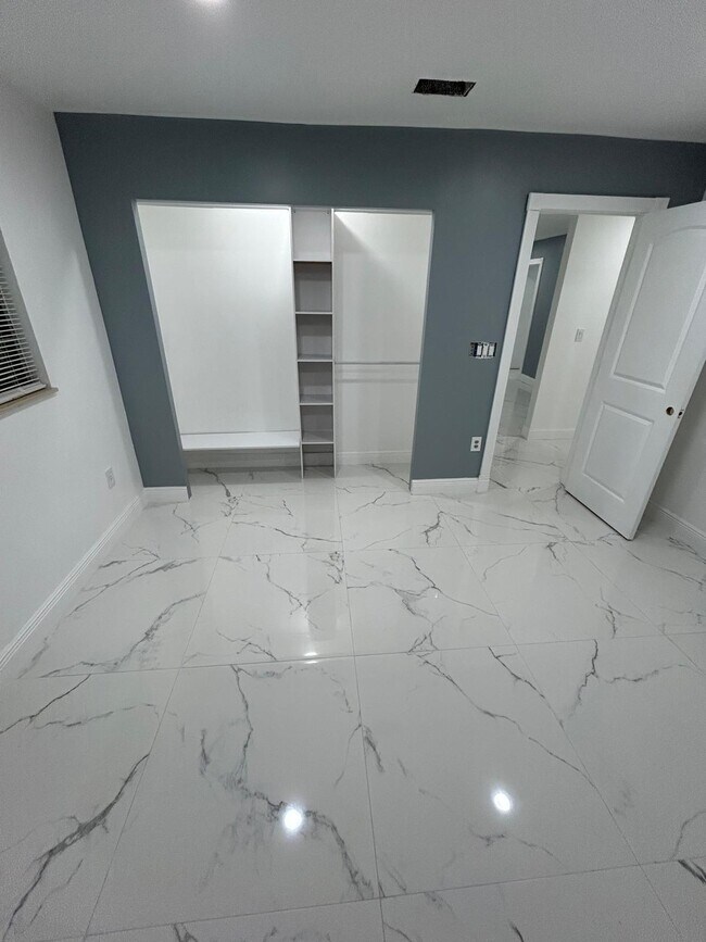 Building Photo - 935 34th Ave