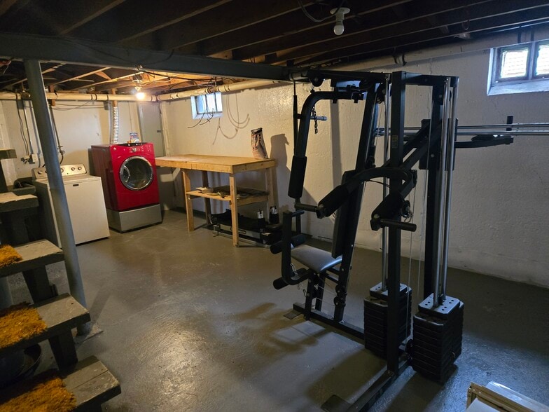 Building Photo - 912 Botham Ave