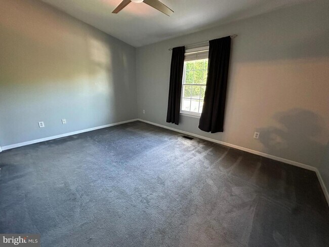 Building Photo - 202 Fieldstone Ln