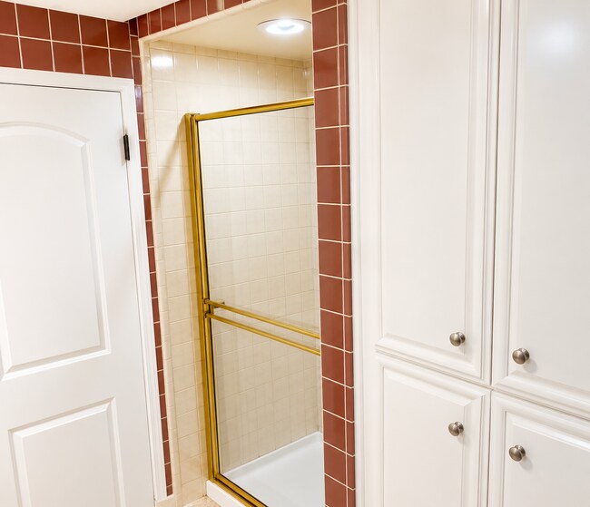 Building Photo - 2109 Bernardo Ave