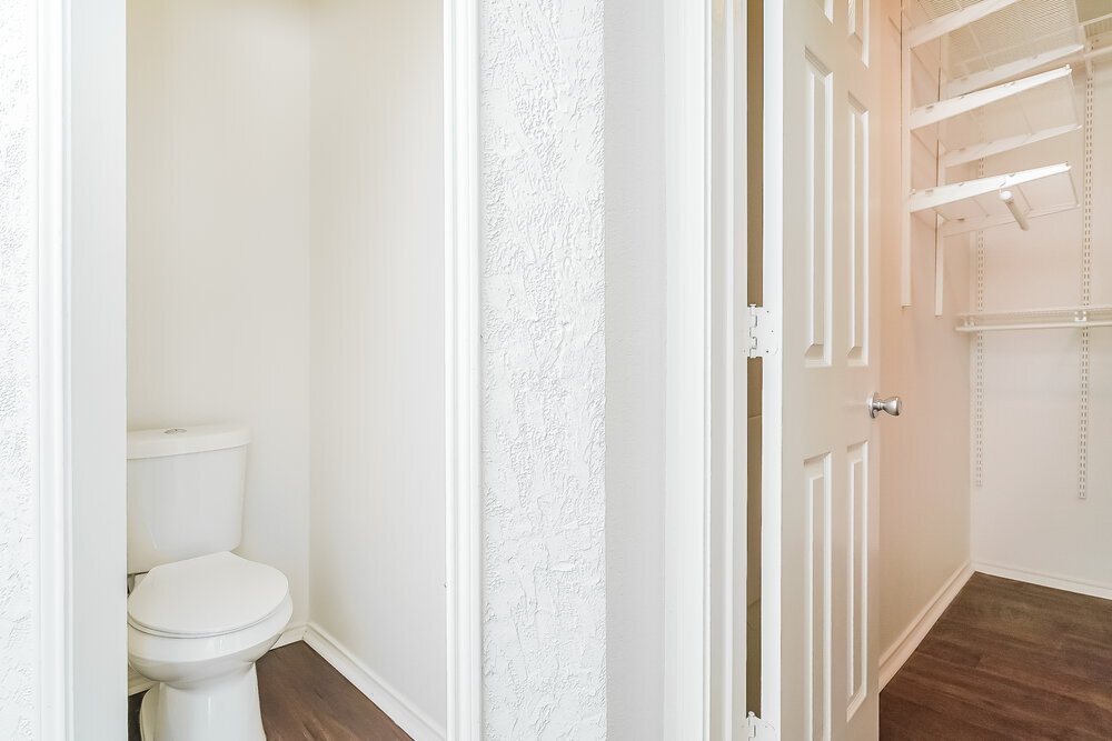 Building Photo - 812 Ironsides Ln