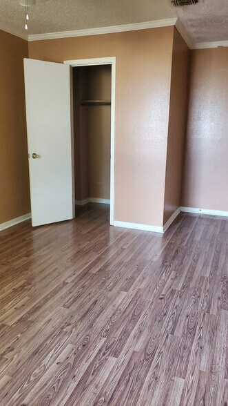 Bed 3 - 15540 Weldon Dr