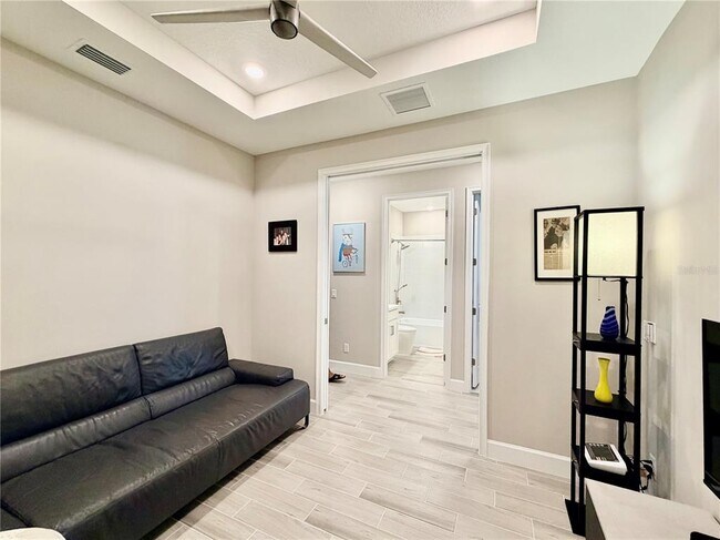 Building Photo - 6111 Mesa Gln