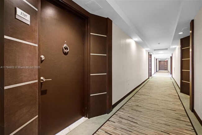 Building Photo - 5701 Collins Ave