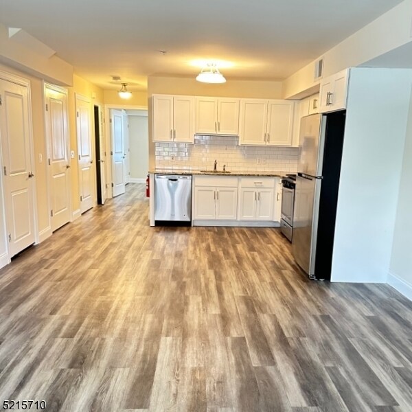 Building Photo - 290 3rd St