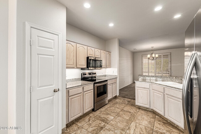 Building Photo - 14316 W Gunsight Dr