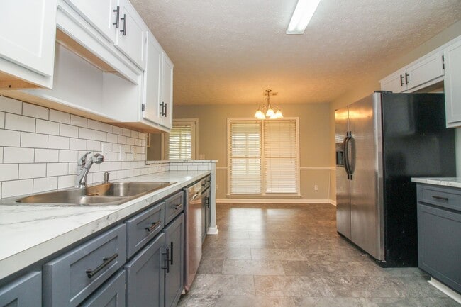 Building Photo - Updated Midland, GA Home