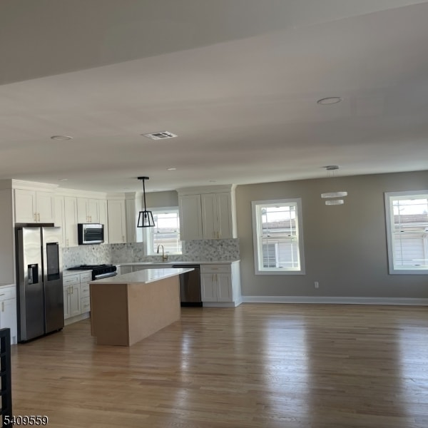 Building Photo - 1297 Avy St