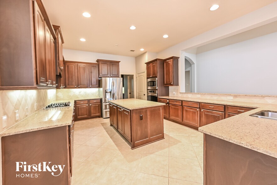 Building Photo - 18631 Minden Oaks Dr