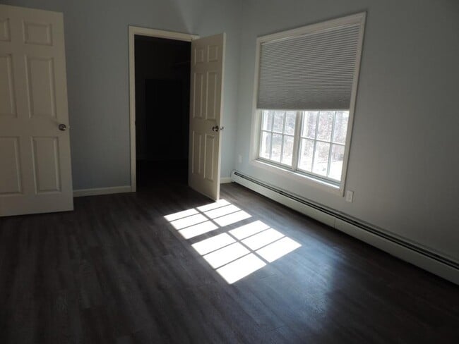 Building Photo - 93 Brentwood Rd