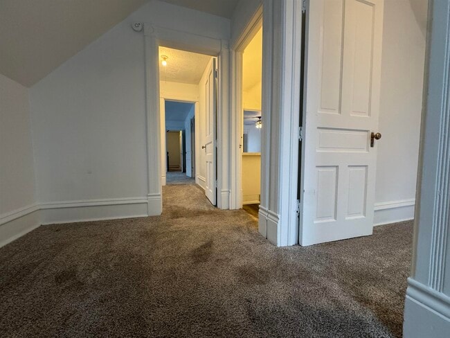 Building Photo - 122 North St