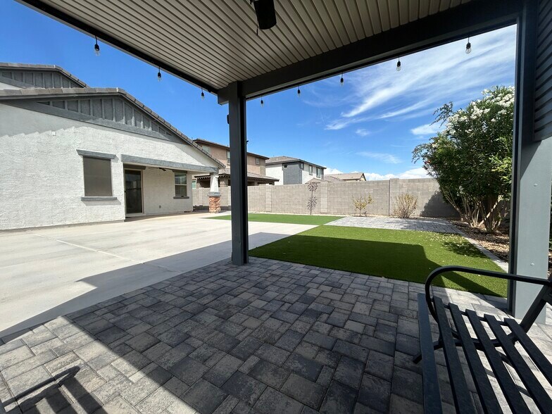 Building Photo - 22461 E Mewes Rd
