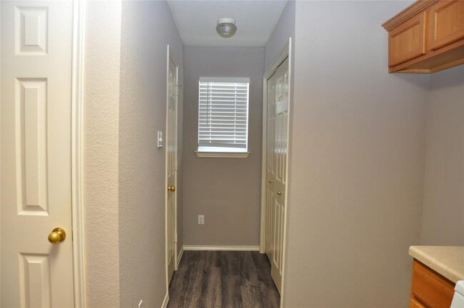 Building Photo - 1328 Davis Mountain Loop