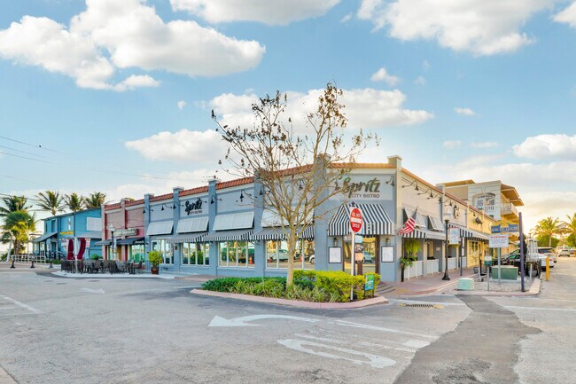 Building Photo - 513 SW Ocean Blvd