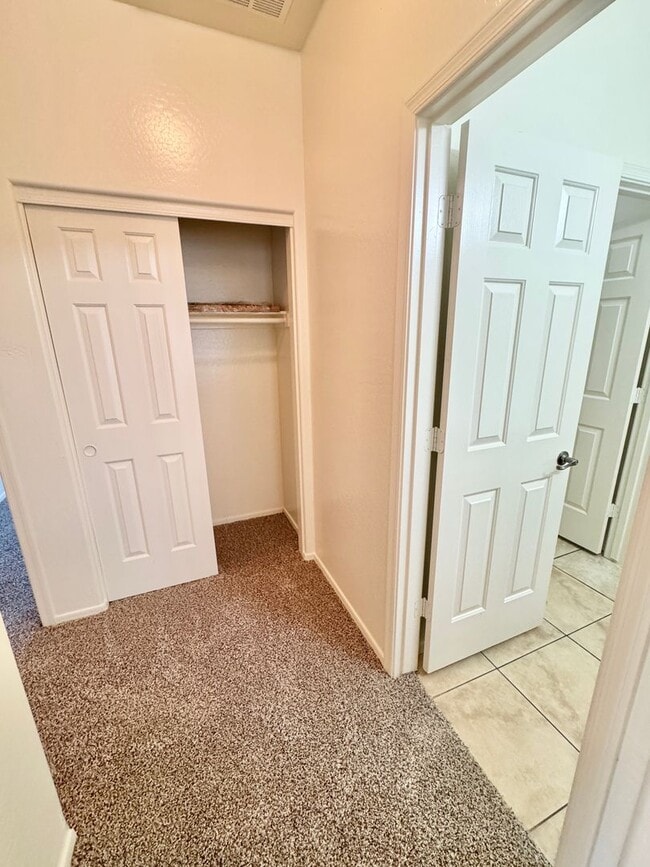 Building Photo - 314 S 117th Dr