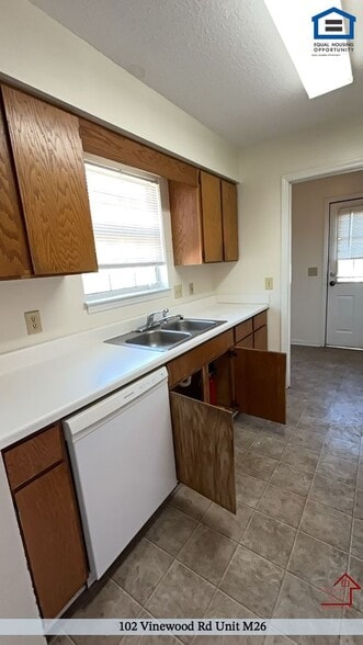 Building Photo - 102 Vinewood Rd