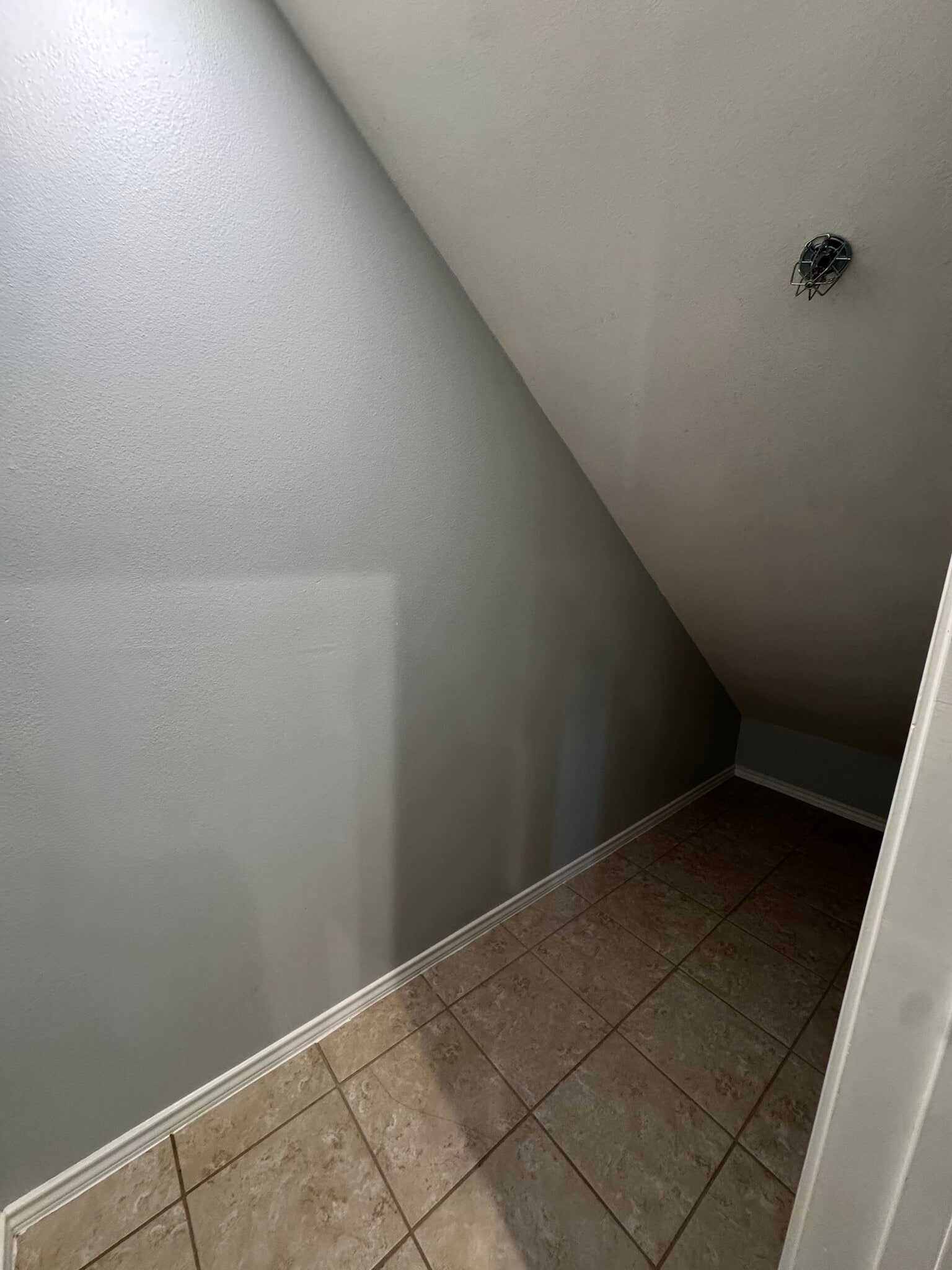 Building Photo - 1005 W Garfield St