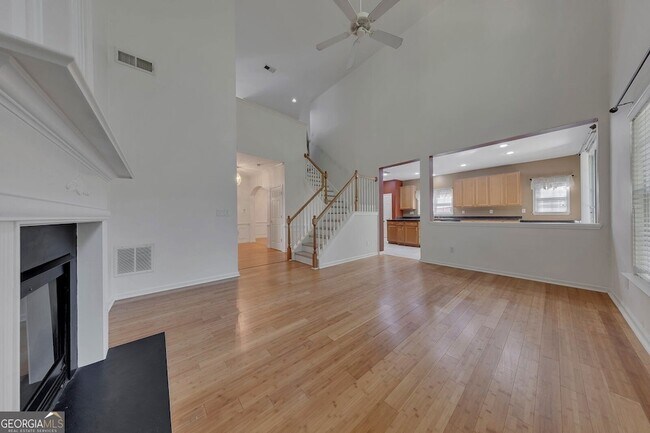 Building Photo - 3213 Juniper Dr