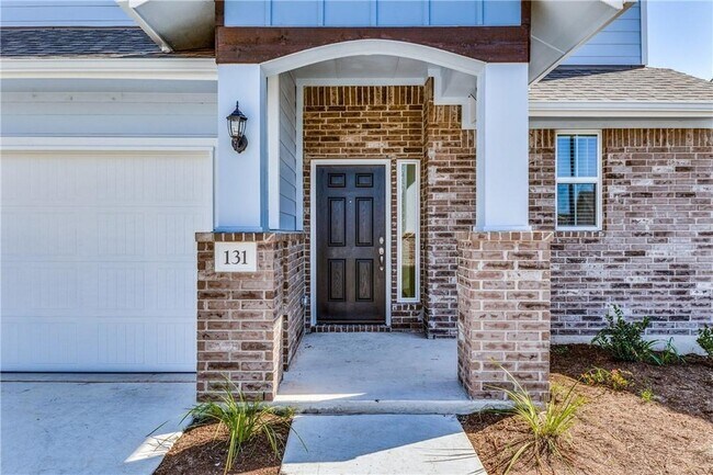 Building Photo - 131 Trailside Ln