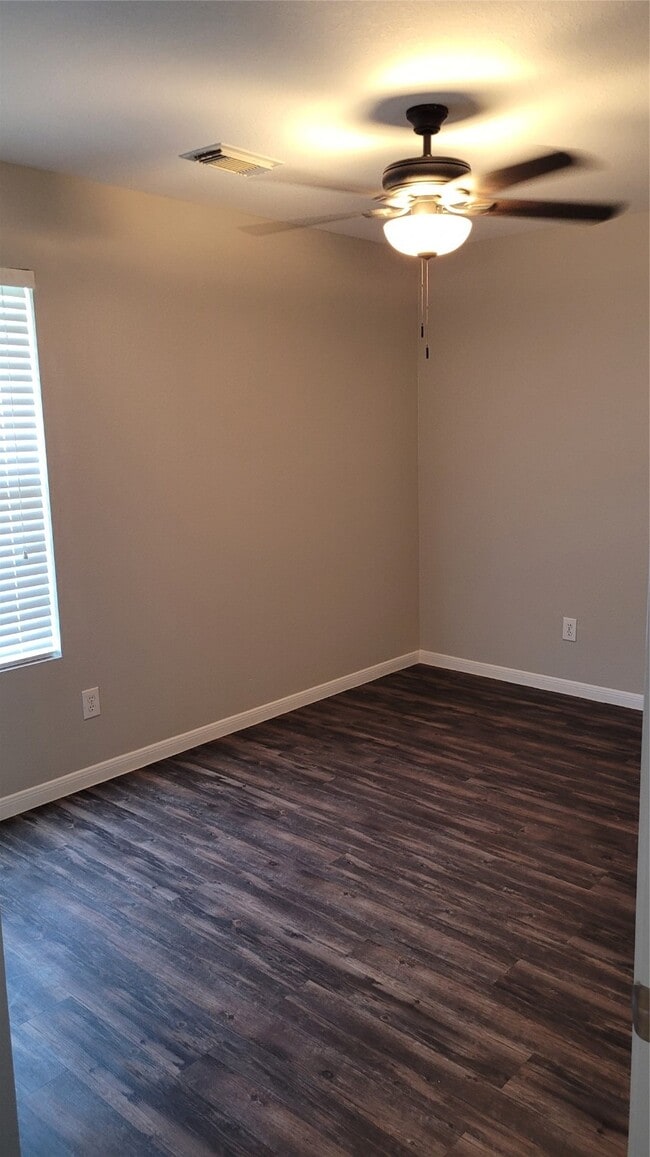 Building Photo - 7211 Foxwalk Ln