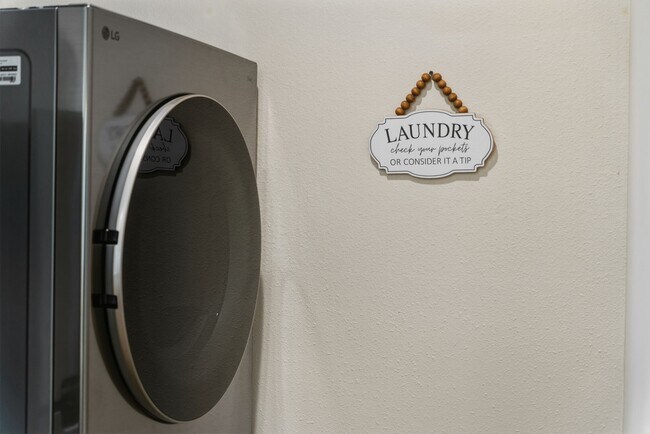 Building Photo - 3539 Mt Pleasant St