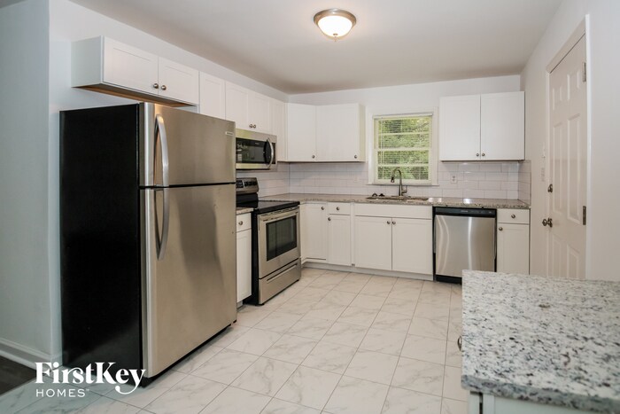 Building Photo - 4684 Clemmons Dr