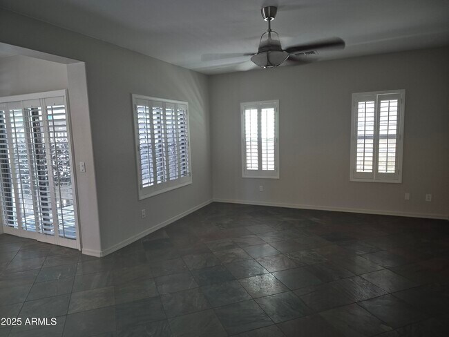 Building Photo - 3638 W Thalia Ct
