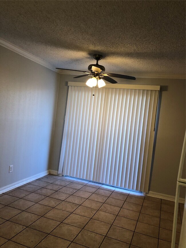 Building Photo - 714 Coolwood Dr