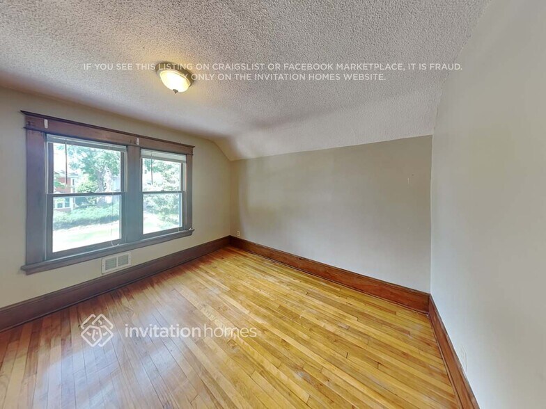 Building Photo - 1330 Dayton Ave
