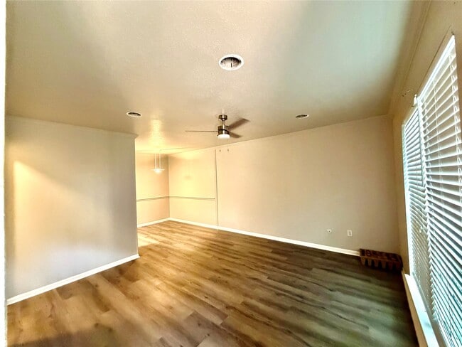 Building Photo - 8801 Hammerly Blvd