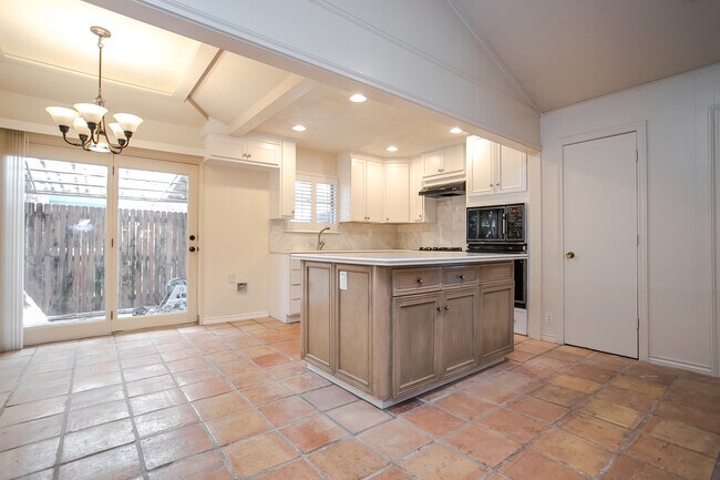 Building Photo - 10660 Pagewood Dr