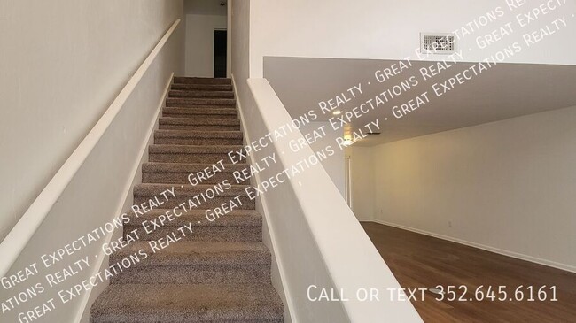 Building Photo - 2 Bed 1 Bath Apartment at Timberland Apart...