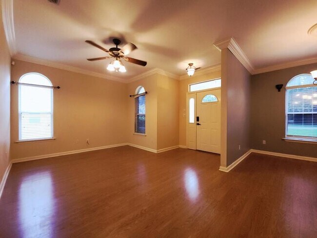 Building Photo - 8520 Hannary Cir