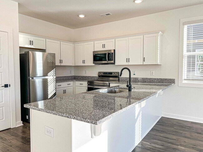 Building Photo - 1222 Westgate Vlg Dr