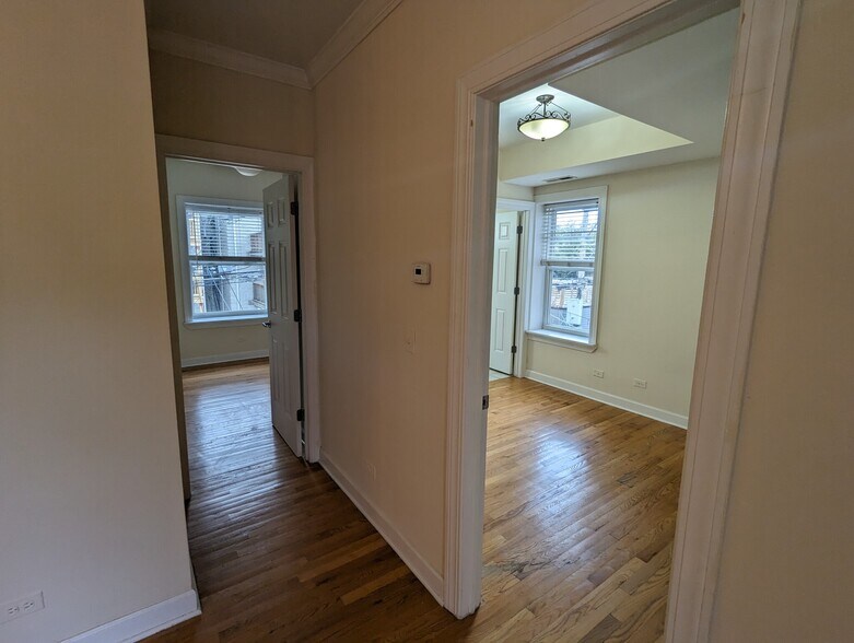 Building Photo - 3244 N Clifton Ave