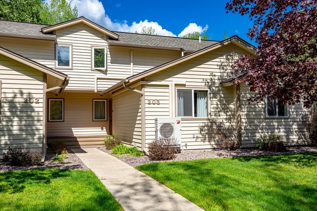 Building Photo - 1750 E Lakeshore Dr