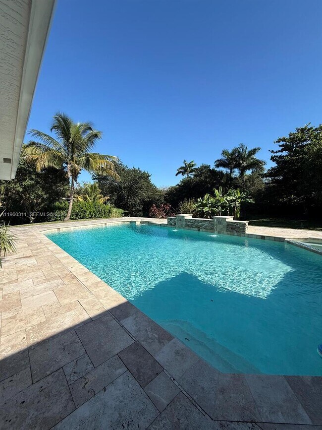 Building Photo - 11030 SW 42nd Ct