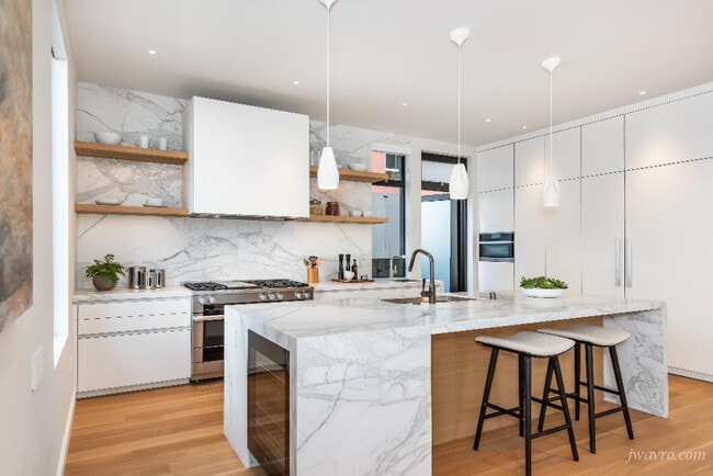 Building Photo - 17 Guy Pl