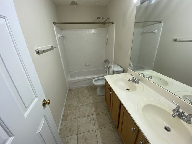 Building Photo - Beautiful house with finished basement