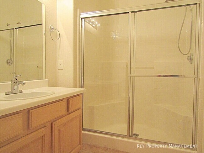 Building Photo - 10245 S Maryland Pkwy