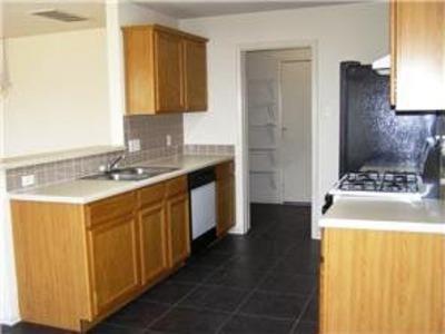 Building Photo - 15534 Sarah's Creek Dr