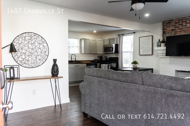 Building Photo - 1487 Granville St