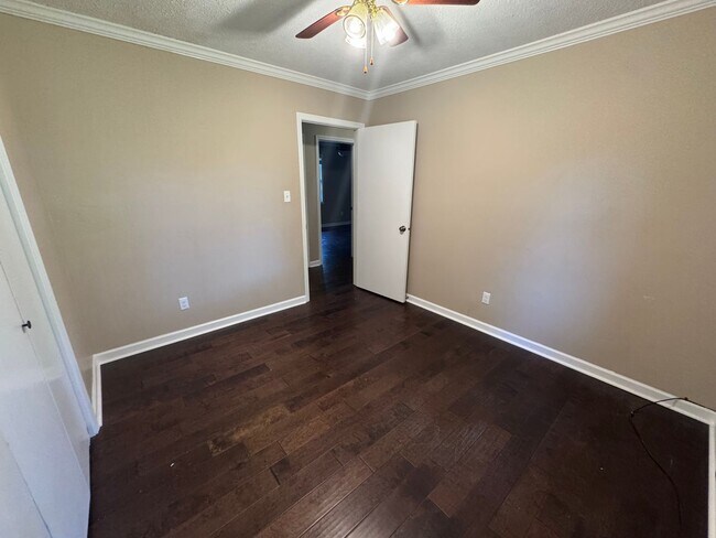 Building Photo - 4430 Chicadee Dr